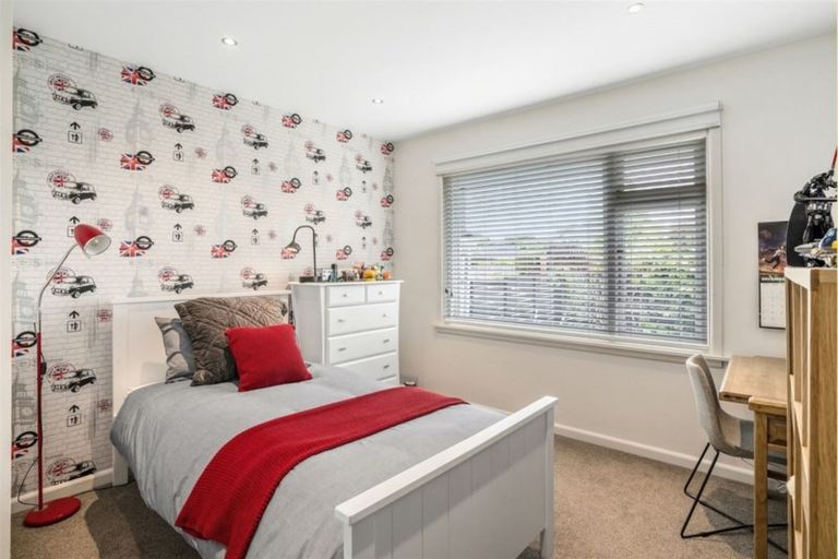 Photo of property in 48 Garreg Road, Bryndwr, Christchurch, 8052