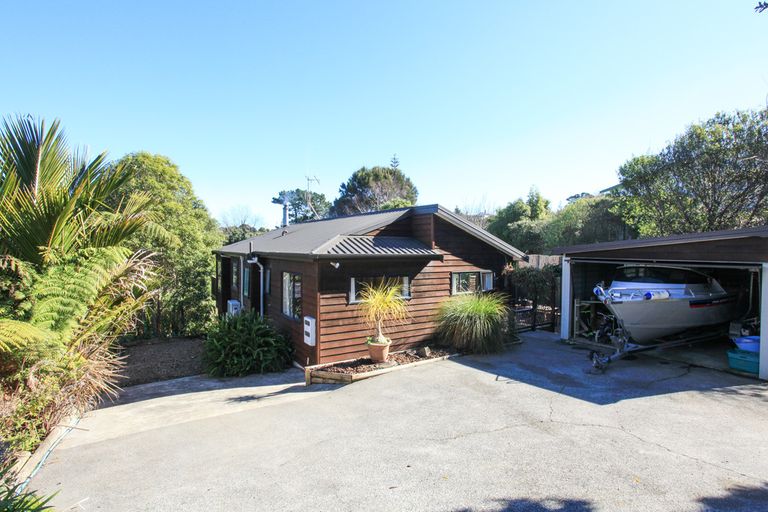 Photo of property in 11 East Street, Raglan, 3225