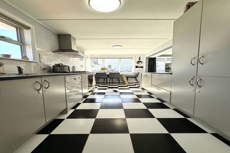 Photo of property in 27 Rimu Street, Naenae, Lower Hutt, 5011