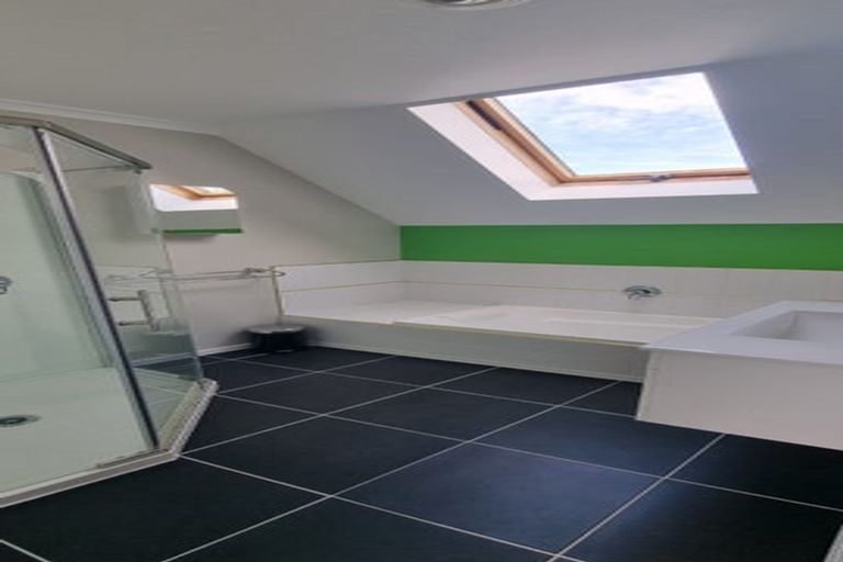 Photo of property in 6 Fencourt Place, Rototuna North, Hamilton, 3210