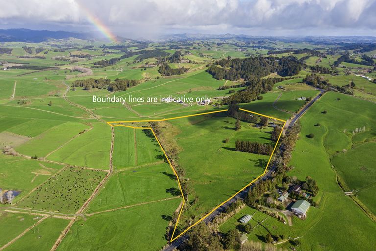 Photo of property in 84 Ocean View Road, Northcote, Auckland, 0627