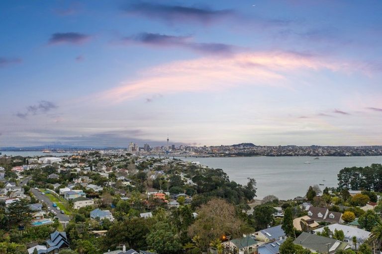 Photo of property in 41 Rawene Road, Birkenhead, Auckland, 0626