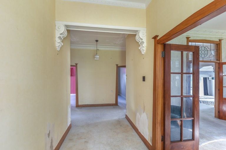 Photo of property in 47 Queenwood Road, Levin, 5510