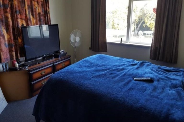 Photo of property in 8 Purbeck Place, Aranui, Christchurch, 8061