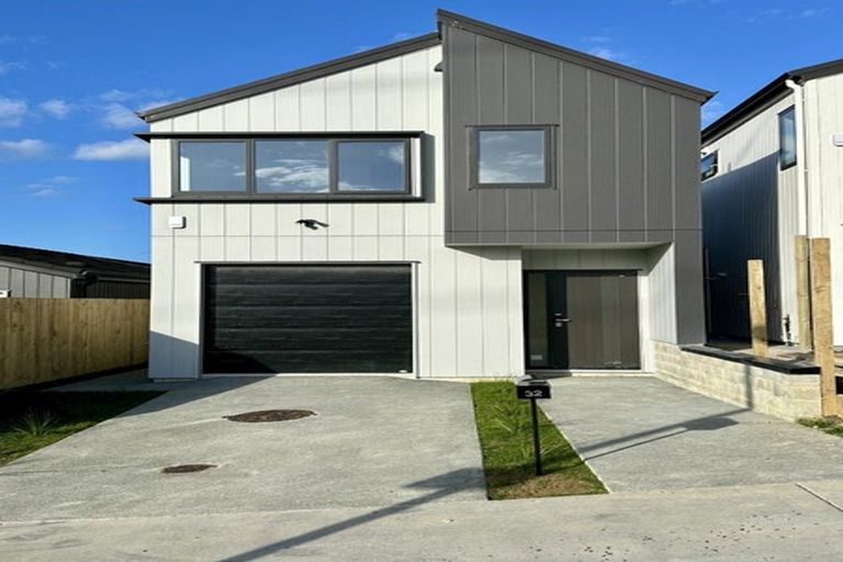 Photo of property in 32 Papai Lane, Massey, Auckland, 0614