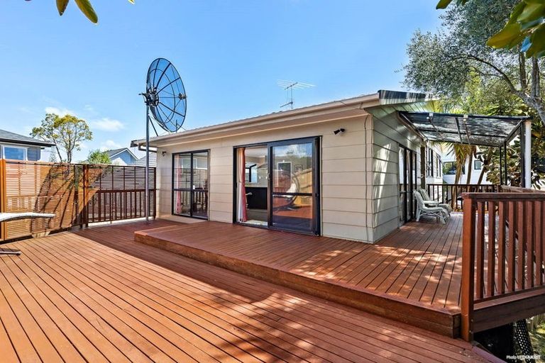 Photo of property in 3/20a Lavery Place, Sunnynook, Auckland, 0632
