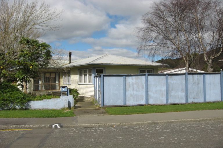 Photo of property in 1 Puriri Street, Wainuiomata, Lower Hutt, 5014