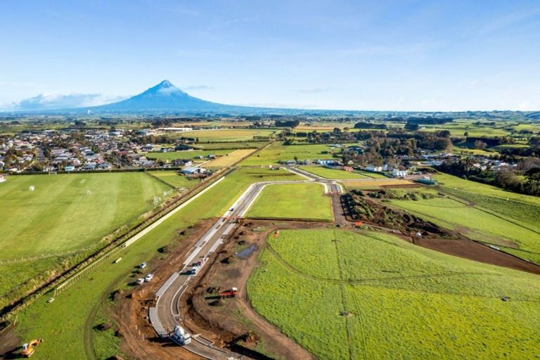 Photo of property in 74 Turuturu Road, Hawera, 4674