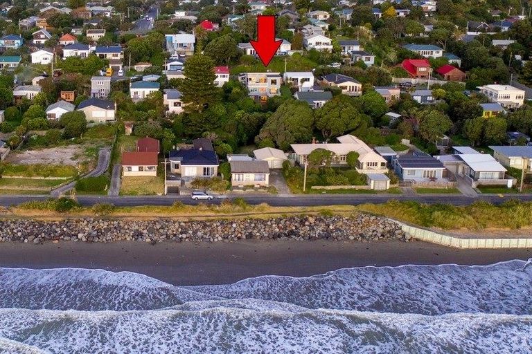 Photo of property in 13 Aperahama Street, Paekakariki, 5034