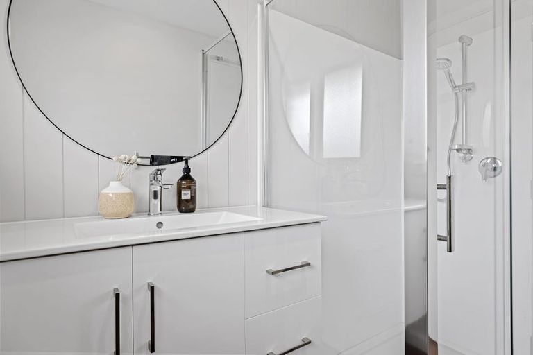 Photo of property in 1/17 Frensham Crescent, Woolston, Christchurch, 8062