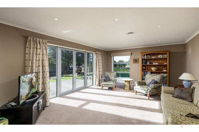 Photo of property in 200 High Street, Waimate, 7924