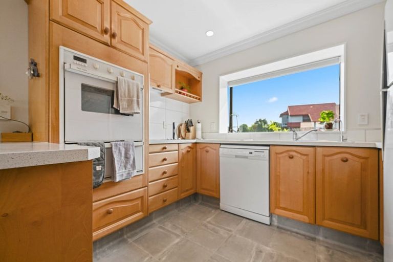 Photo of property in 19 Dallinger Street, St Andrews, Hamilton, 3200