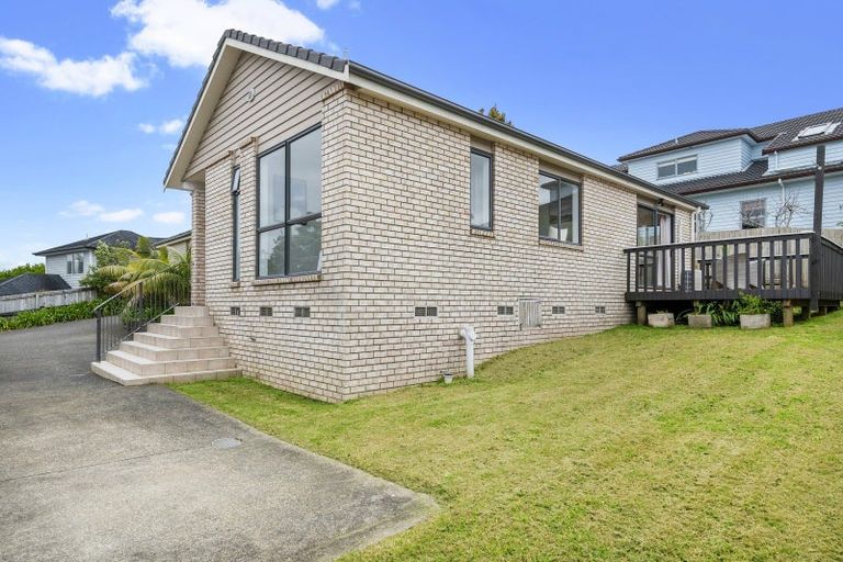 Photo of property in 9 Travis View Drive, Fairview Heights, Auckland, 0632