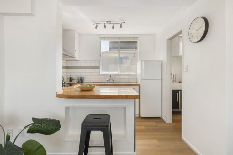 Photo of property in 12/76 Freyberg Street, Lyall Bay, Wellington, 6022