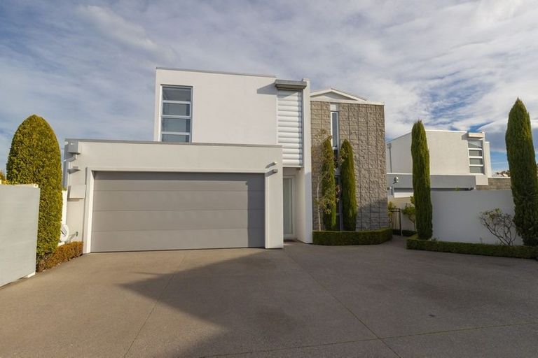 Photo of property in 3 Church Lane, Merivale, Christchurch, 8014