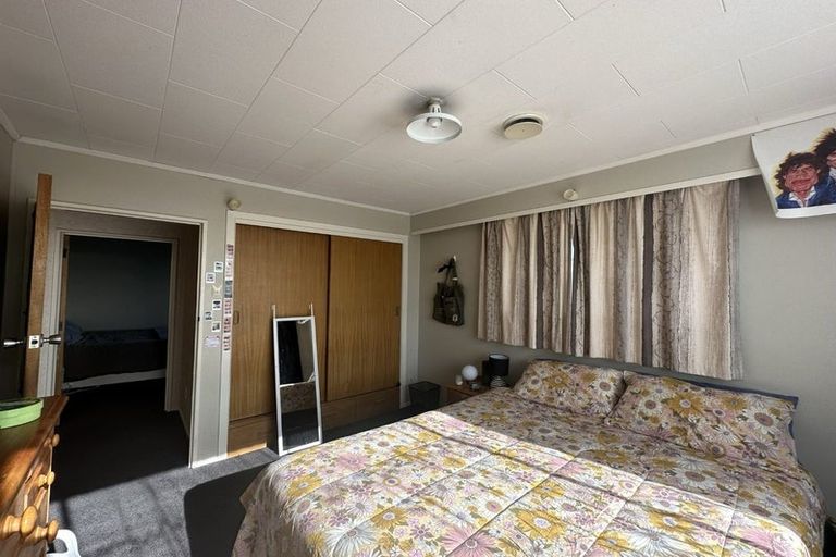 Photo of property in 17 Grange Street, Winton, 9720