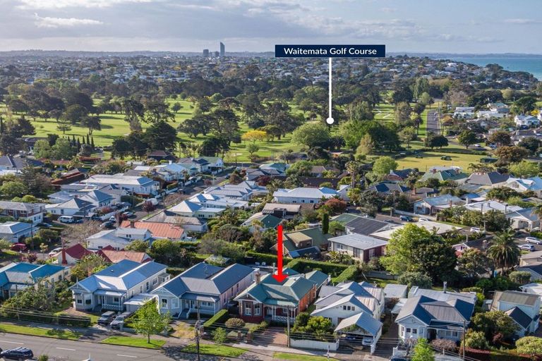 Photo of property in 85 Albert Road, Devonport, Auckland, 0624