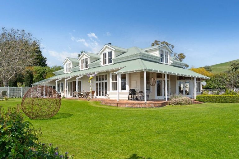 Photo of property in 8 Maungahina Road, Te Ore Ore, Masterton, 5886