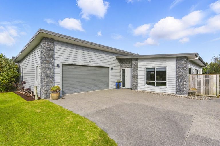 Photo of property in 48 Kotuku Drive, Paraparaumu Beach, Paraparaumu, 5032