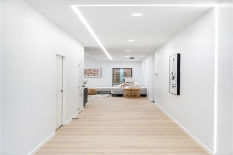 Photo of property in 32 Streamview Way, Long Bay, 0792