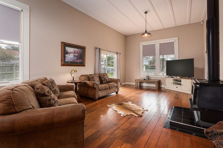 Photo of property in 50 Kenilworth Street, Waipawa, 4210