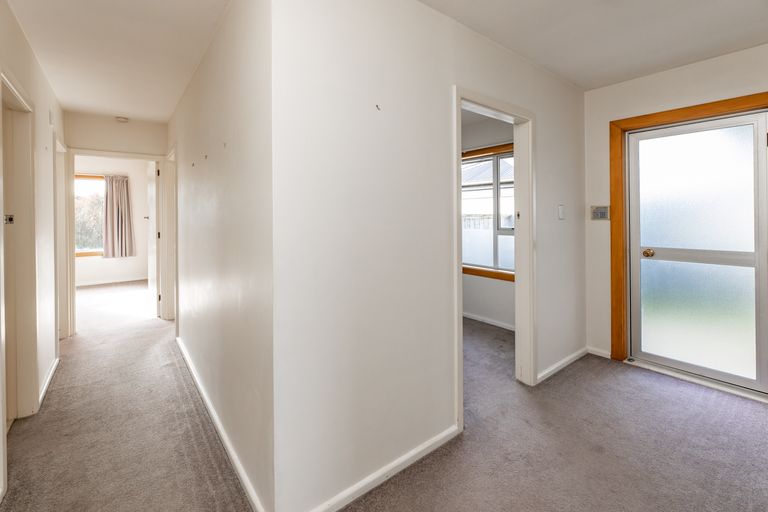 Photo of property in 32 Bentley Street, Russley, Christchurch, 8042