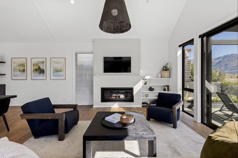 Photo of property in 27 Double Cone Road, Jacks Point, Queenstown, 9371