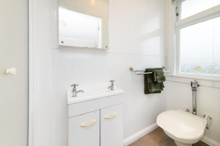 Photo of property in 26 Rangitira Avenue, Palmerston North, 4414