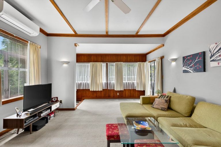 Photo of property in 10 Milton Road, Bluff Hill, Napier, 4110