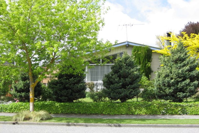 Photo of property in 11 Douglas Street, Rangiora, 7400