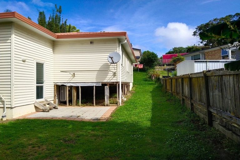 Photo of property in 1/41 Ellice Road, Totara Vale, Auckland, 0629