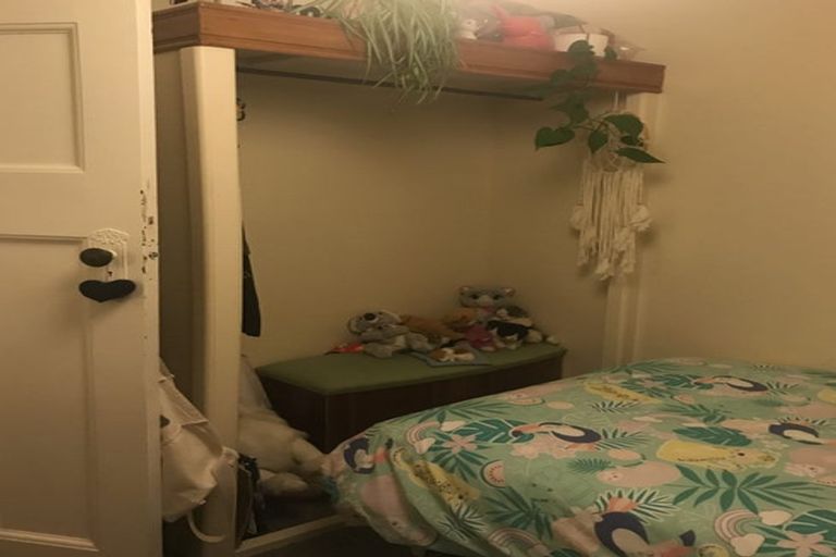 Photo of property in 232 Sutherland Road, Lyall Bay, Wellington, 6022