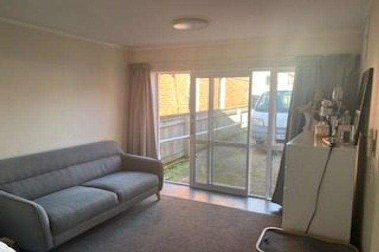 Photo of property in 8 Howe Street, North Dunedin, Dunedin, 9016