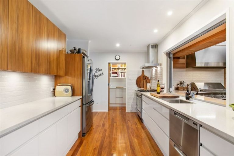Photo of property in 118 Roseberry Avenue, Birkenhead, Auckland, 0626