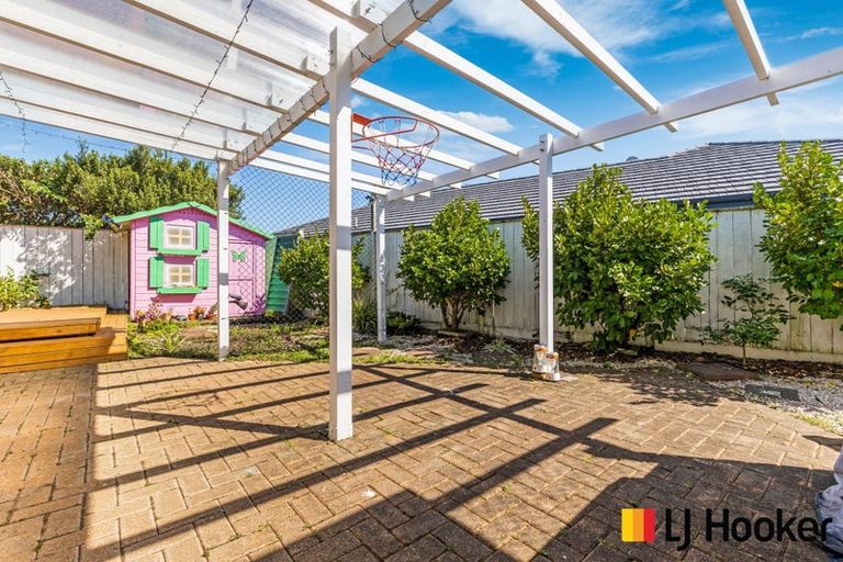 Photo of property in 4 Croftview Road, Wattle Downs, Auckland, 2103