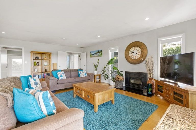 Photo of property in 8 Puka Place, Raglan, 3225