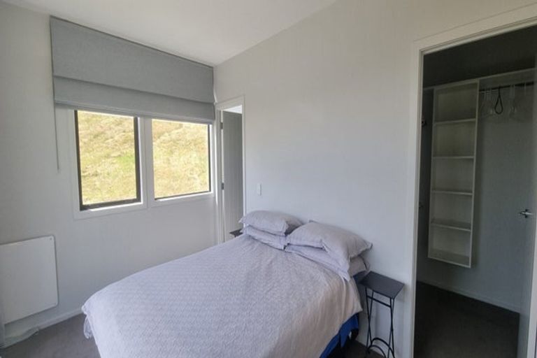 Photo of property in 16 Kinross Lane, Jacks Point, Queenstown, 9371