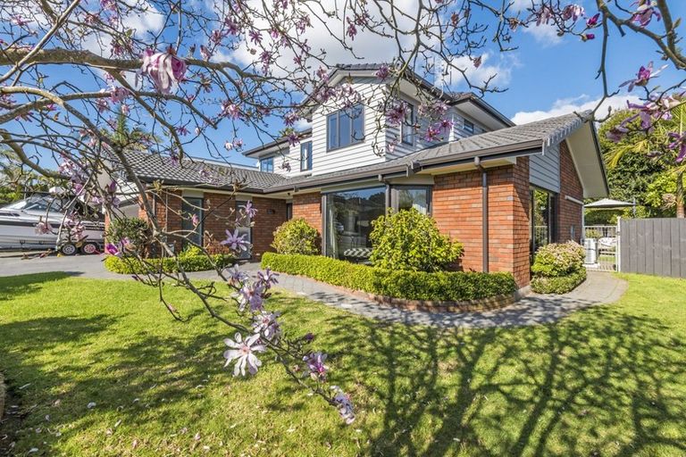 Photo of property in 50 Loloma Drive, Half Moon Bay, Auckland, 2012