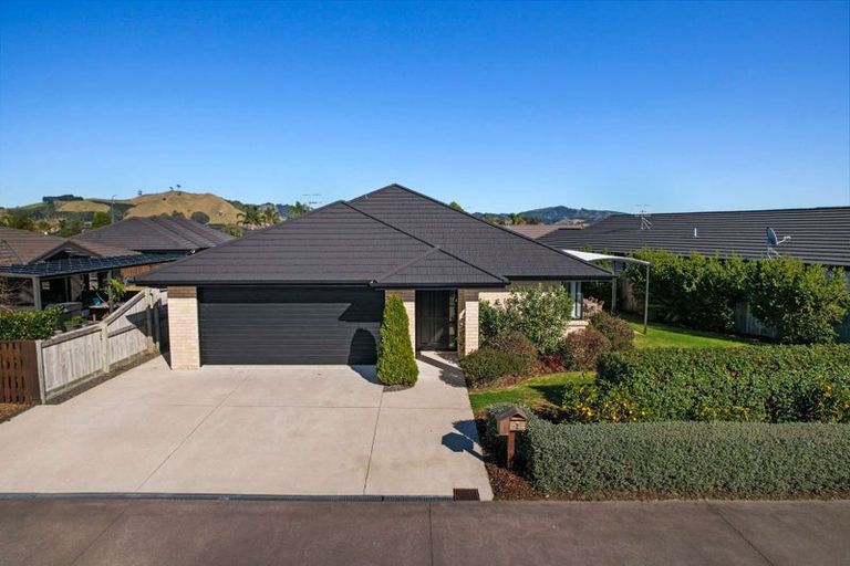 Photo of property in 2 Muriel Way, Papamoa Beach, Papamoa, 3118
