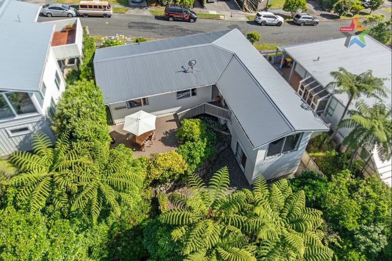 Photo of property in 18 Panorama Grove, Harbour View, Lower Hutt, 5010