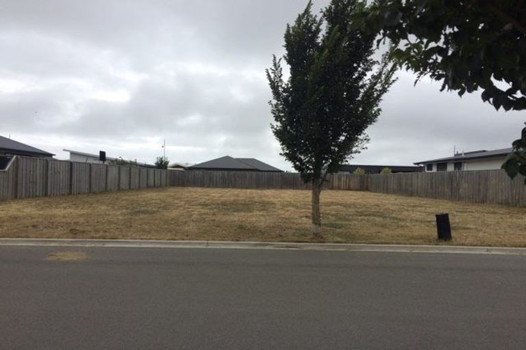 Photo of property in 14 Awarua Road, Pegasus, 7612