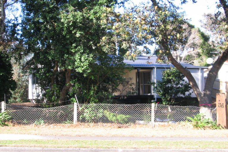 Photo of property in 38 William Street, Waikanae Beach, Waikanae, 5036