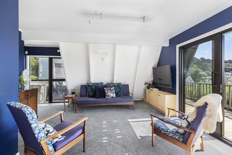 Photo of property in 49 Mantell Street, Seatoun, Wellington, 6022