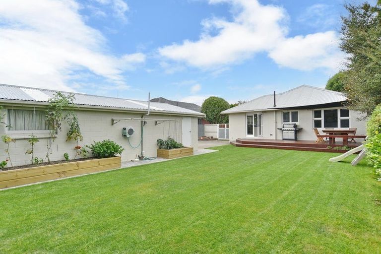 Photo of property in 95 Isleworth Road, Bishopdale, Christchurch, 8053