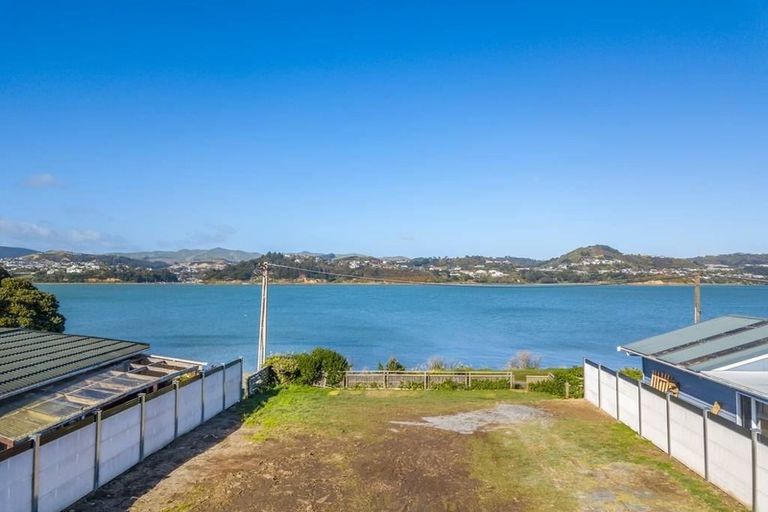 Photo of property in 19a Motukaraka Point, Pauatahanui, Porirua, 5381
