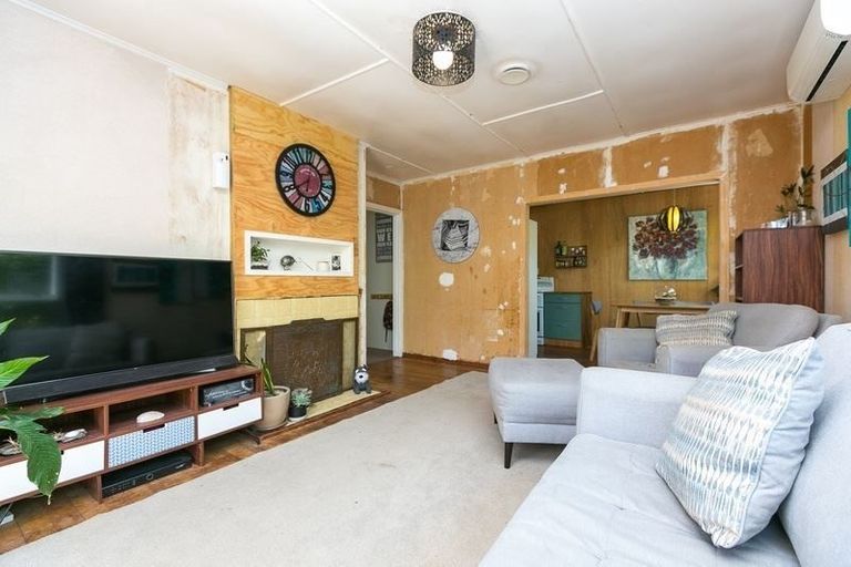 Photo of property in 64 Parsons Street, Frankleigh Park, New Plymouth, 4310