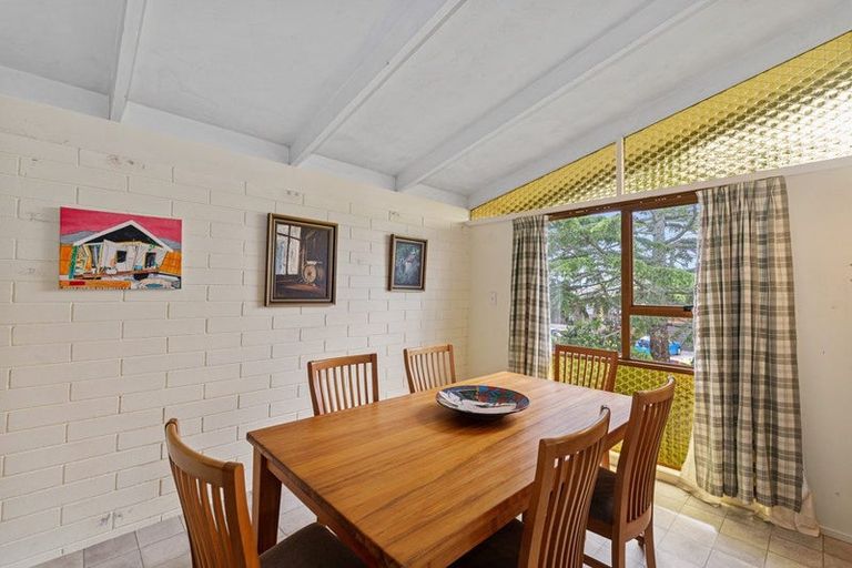 Photo of property in 7 Pakira Avenue, Glendene, Auckland, 0602