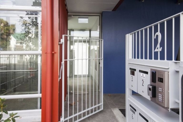 Photo of property in Braemar Apartments, 2/2 Cranmer Square, Christchurch Central, Christchurch, 8013