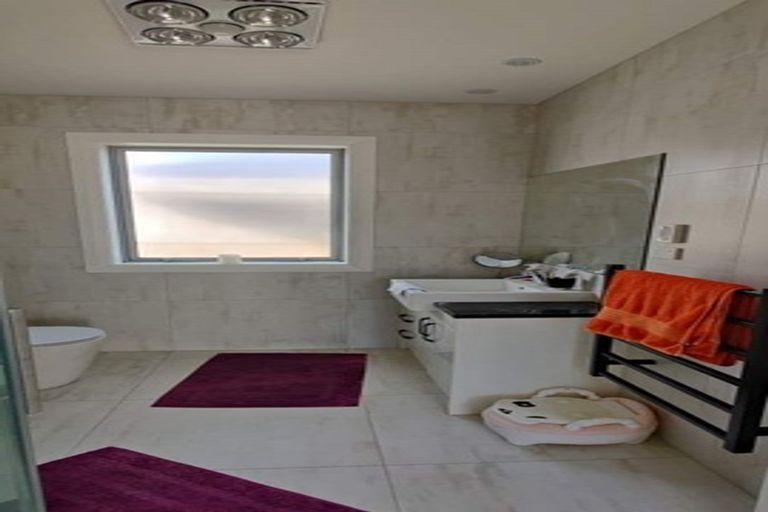 Photo of property in 17 Kuawa Drive, Kumeu, 0810