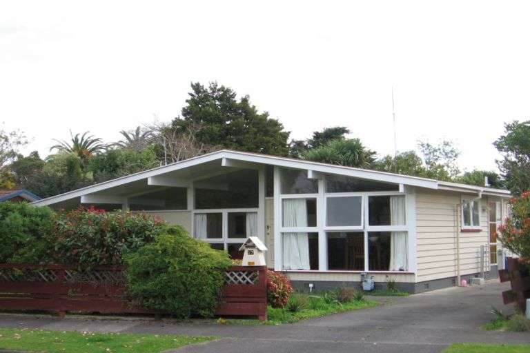 Photo of property in 17 Erin Street, Hokowhitu, Palmerston North, 4410